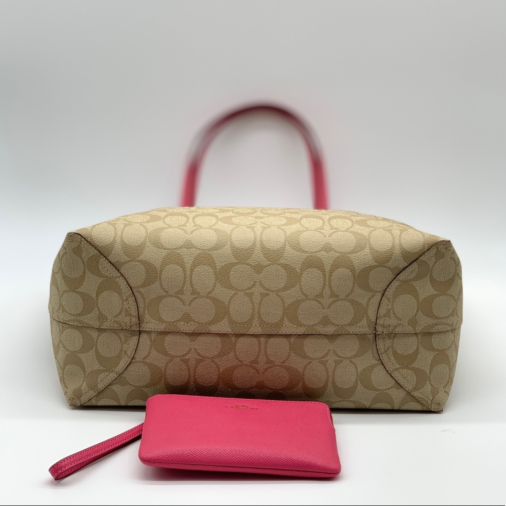Coach City Tote And Wristlet Set - Picture 4 of 13